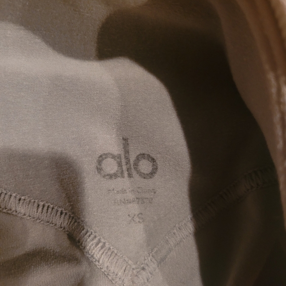 Alo sueded high waist lounge leggings - Picture 4 of 7